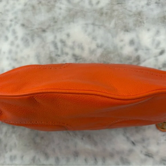 Tory Burch NWOT No callouts. Plastic on T. Fire Orange 🔥 Leather Crossbody Hobo - Picture 11 of 16
